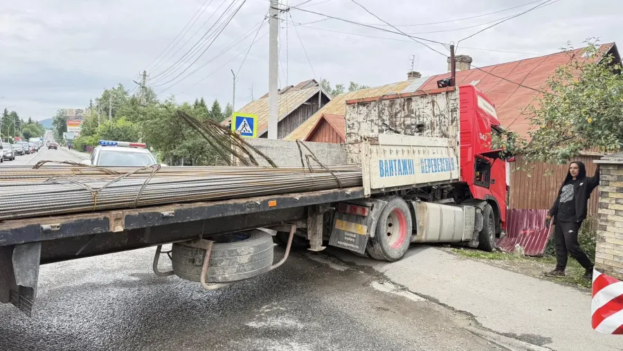 Аварія сталася на перехресті вулиць Соборна — Січинського. Фото: Зіновій Андрійович/Фейсбук