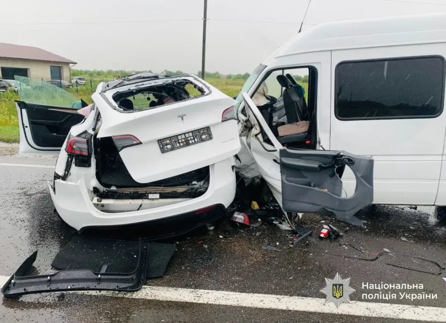 Внаслідок автопригоди керманич «Tesla Model Y», від отриманих травм загинув на місці події