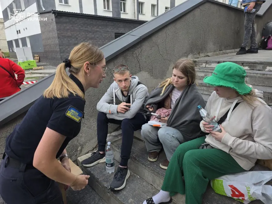 На одній із локацій працюють психологи ДСНС