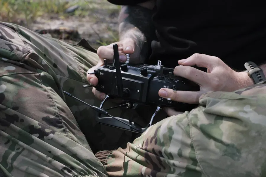 Навчання починається з використання дронів розміром 7-10 дюймів