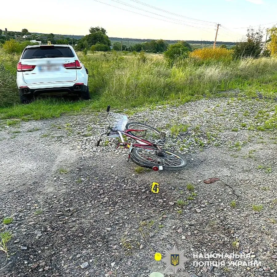 Поліція Івано-Франківщини встановлює обставини автопригоди