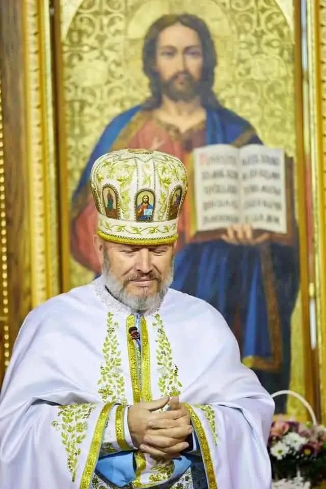 За активне та плідне душпастирське служіння о. Зіновій був нагороджений золотим хрестом