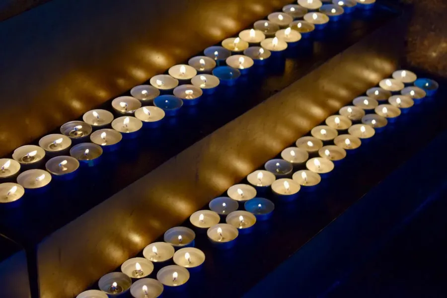 У Калуші вшанували всіх, хто був страчений, закатований чи загинув в полоні. Фото: Жанна Табанець/Фейсбук