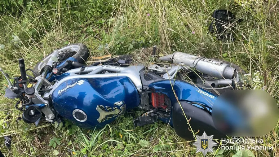 Від отриманих травм мотоцикліст загинув на місці події