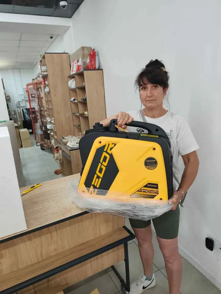 За чотири дні волонтерка зібрала 13860 гривень на інверторний генератор. Фото: Оксана Агеєнко