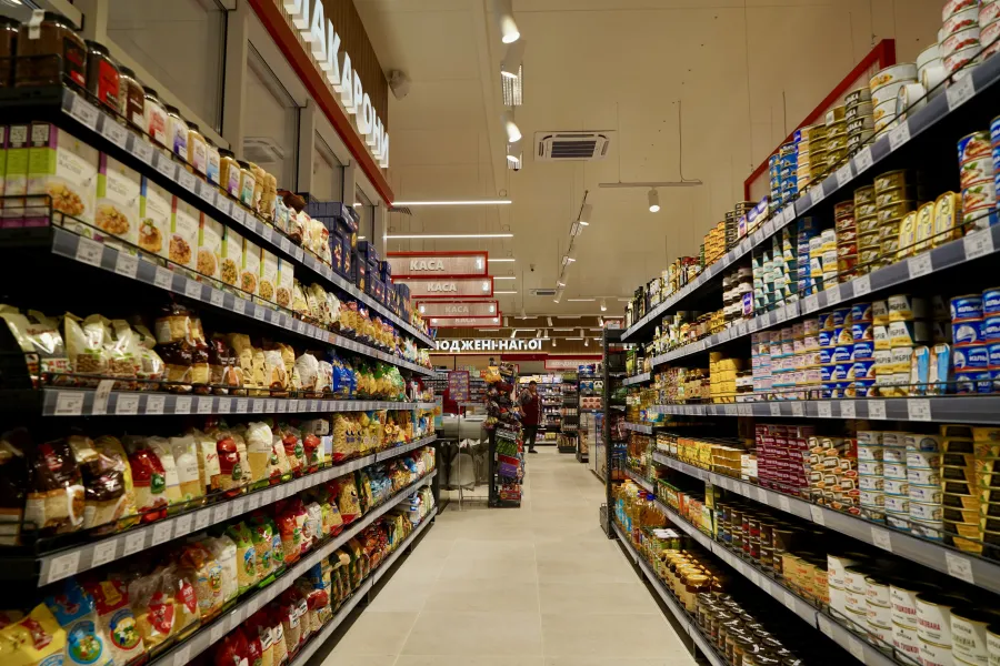 Ілюстроване фото. Чоловік ножицями пошкодив собі ділянку шиї, ймовірно, сонну артерію