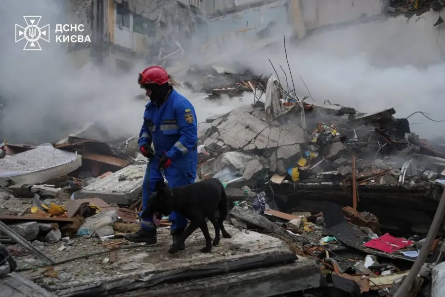 Один з ударів ворог завдав по житловій багатоповерхівці