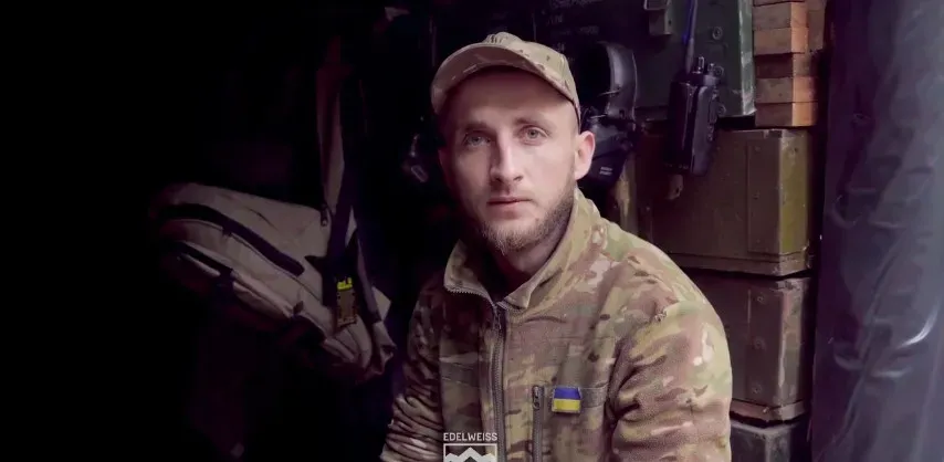 "Зірка ютубу", який постав в зовсім іншому світлі — тепер він воїн-артилерист