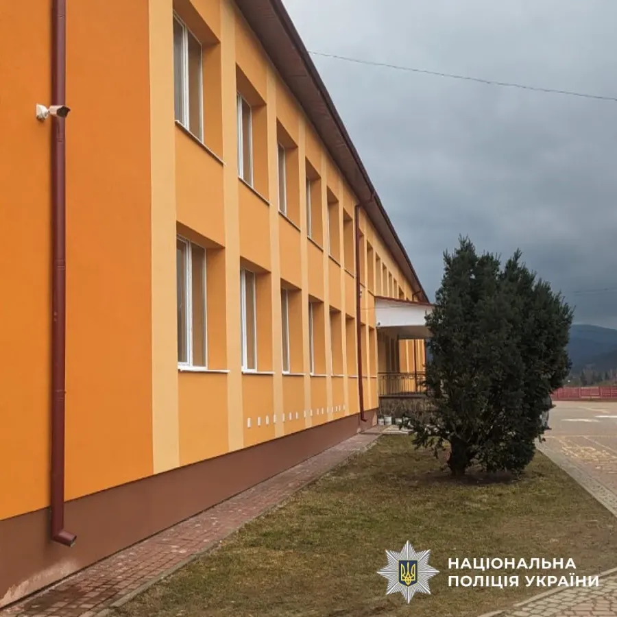 Підрядник, діючи у змові з директором приватного підприємства, вніс завищені ціни на теплоізоляційні матеріали