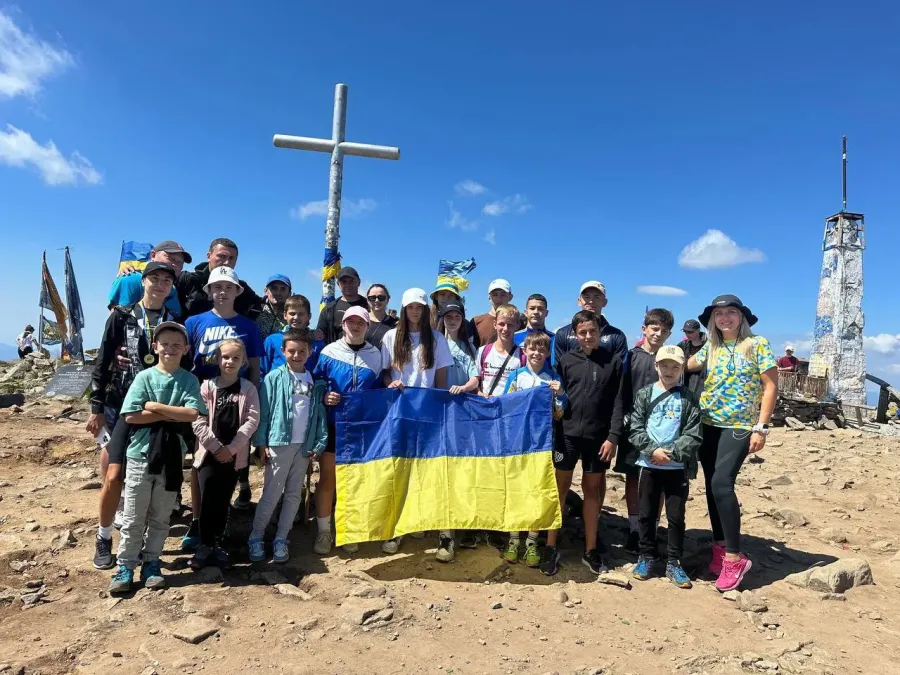 Збори завершилися символічним сходженням на гору Говерла