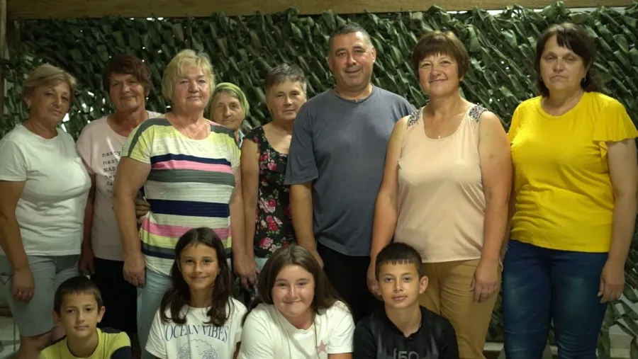 Микола Івахнюк своїх дівчат називає «мої молодички»