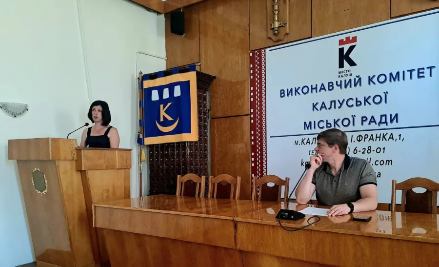 Любов Джуган представила програму культурних та мистецьких подій. Фото: Калуська міська рада