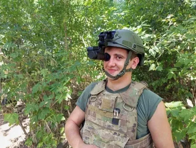 Також військовий нагороджений грамотою командира 103 Окремої бригади