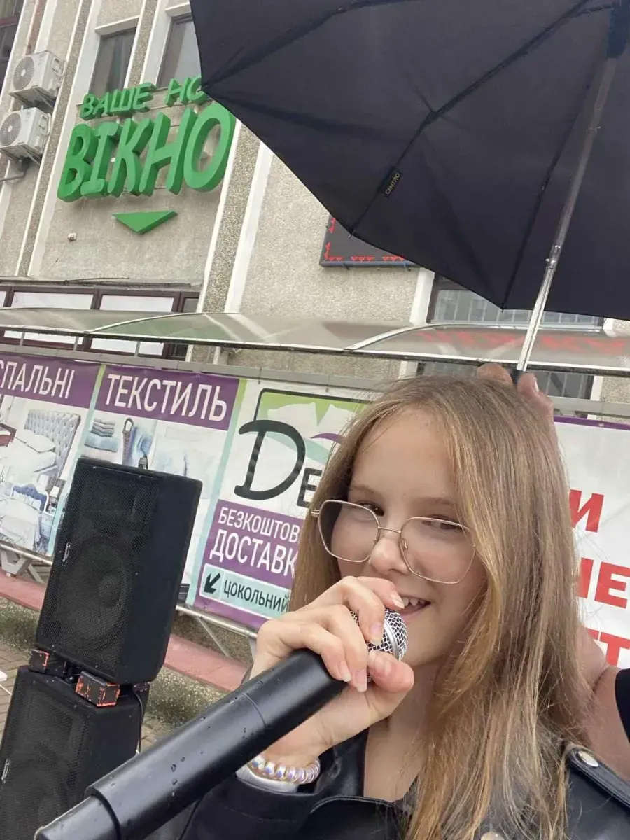 Анна Масляк друге літо поспіль співає, щоб зібрати допомогу для Сил оборони