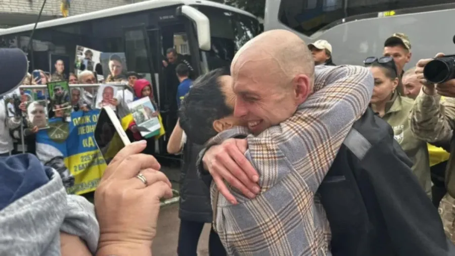 Зустріч звільненого з полону Ярослава Гелема. Фото: Zhanna Tabanets/Фейсбук