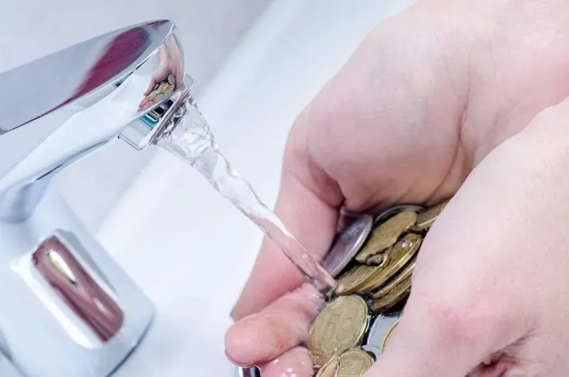 Ілюстроване фото. Влада відповіла на звернення калушанки щодо 7,42 млн гривень переплати