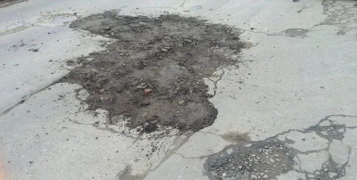 Ілюстроване фото. Владу просять про ремонт дорожнього покриття на вулиці Старицького