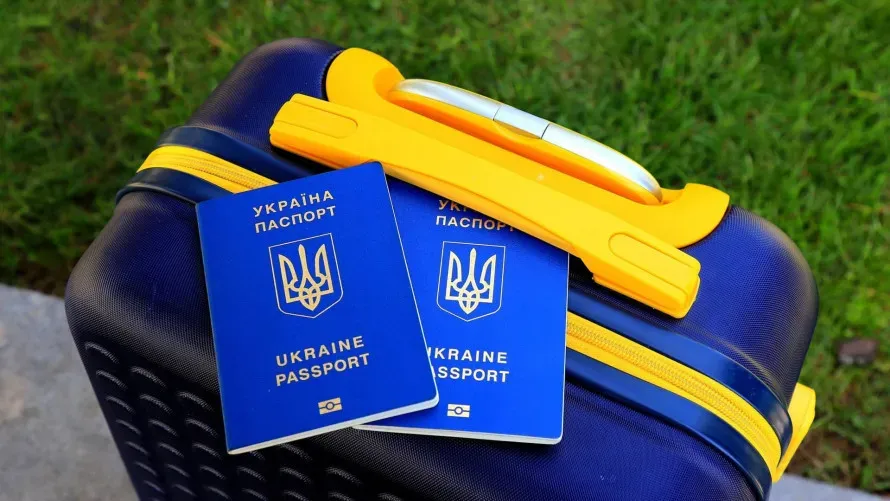 Ілюстроване фото. Чоловікам віком від 18 до 22 років дозволено виїжджати за кордон