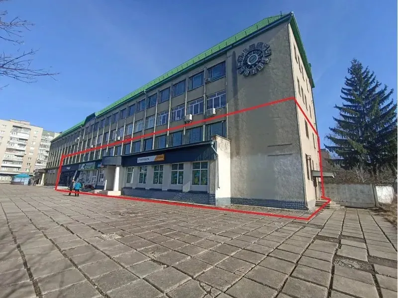 Укрпошта продає частину центральної будівлі на проспекті Лесі Українки