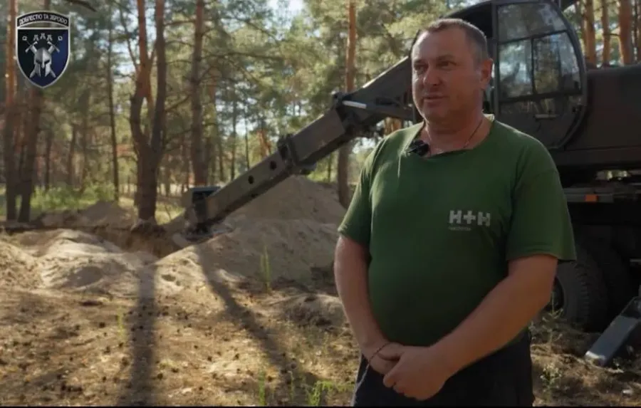 Неодноразово військові потрапляли під ворожі обстріли, але це їх не зупиняє. Фото: відділення комунікацій 42 ОМБр