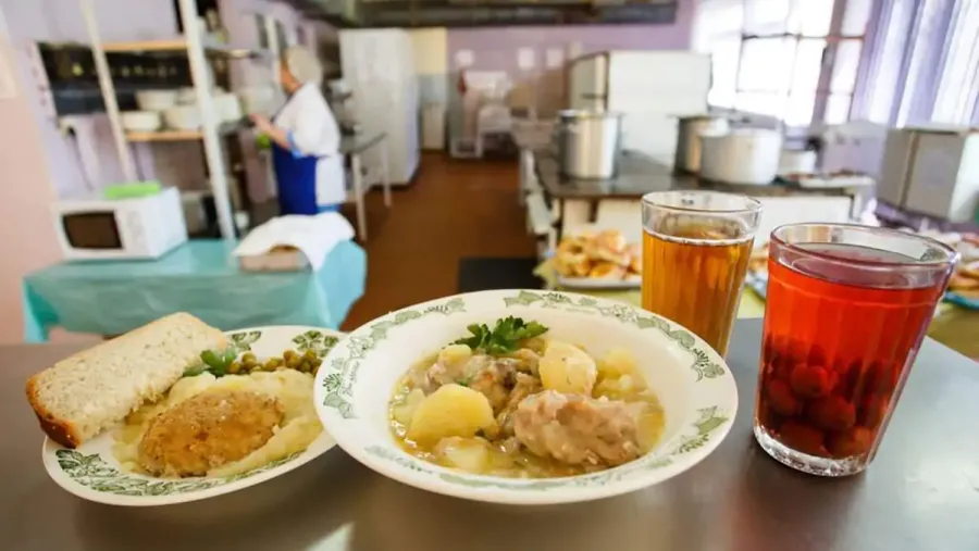 Ілюстроване фото. Безоплатним харчуванням забезпечують усіх учнів 1-4 класів