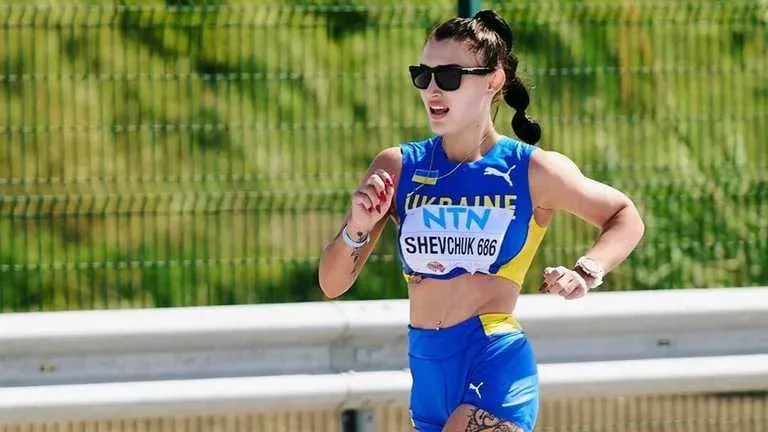 Кращий час, якій Ані вдалось показати цього року, — 2:42.41