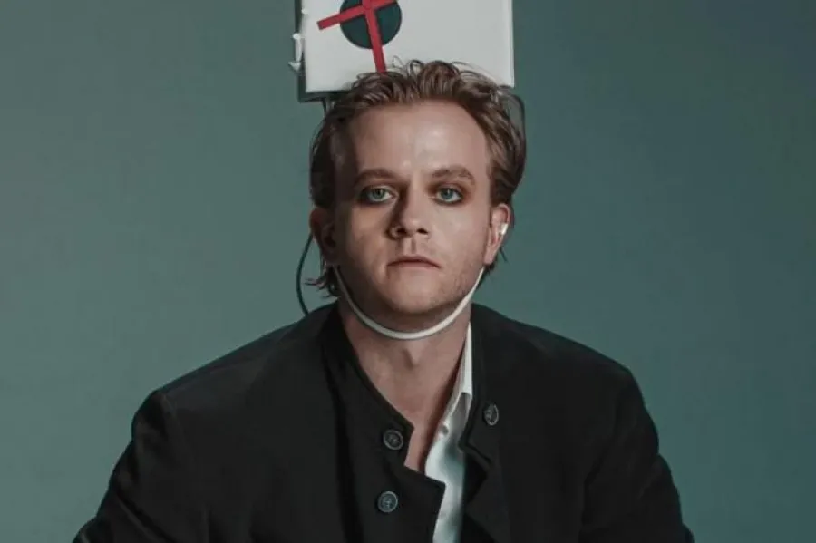 Віталій Ажнов зіграв головну роль у фільмі "Чорний квадрат"