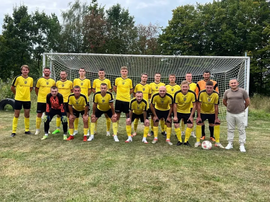 Команда ФК "Довгий Войнилів" перемогла з рахунком 1:5 у Перевозці