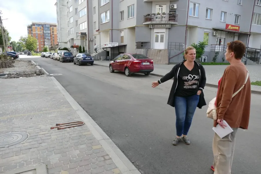 Члени комісії побували на вулиці Олени Пчілки. Фото: Калуська міська рада