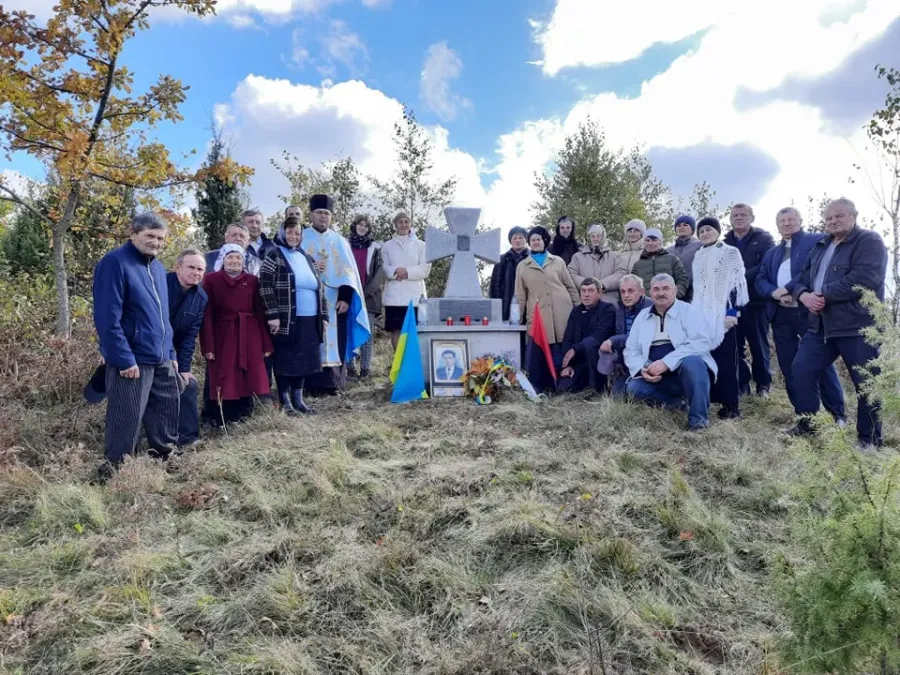 Освячення пам'ятного знака на місці вбивства навесні 1946 року стрибками уродженця села Петранка, члена ОУН Миколи Короля (псевдо "Запорожець"), встановлення якого зініціювала Дарія Ониськів
