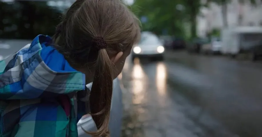 Ілюстроване фото. Владу просять вирішити проблему з дорожнім рухом біля школи