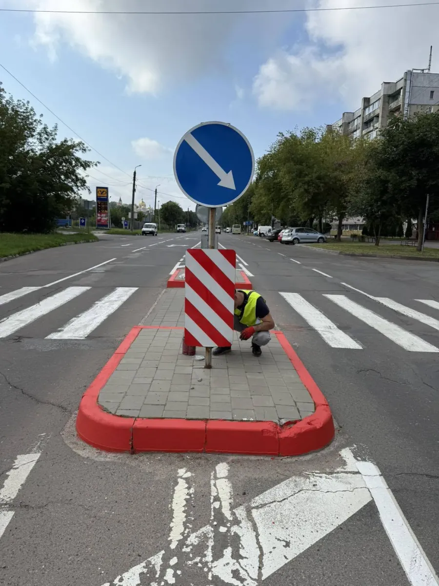 На вулиці Євшана вже є один острівець безпеки