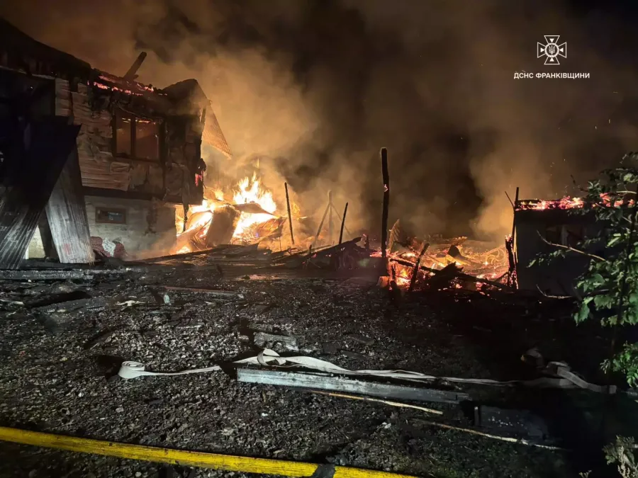 На пожежі постраждали четверо людей