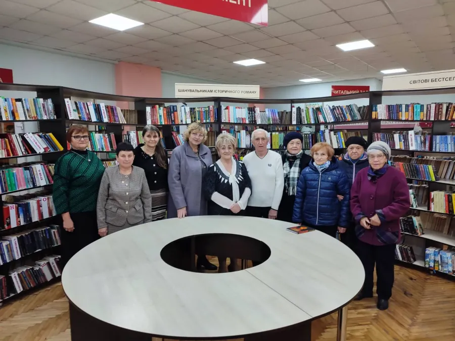  У поезії Галини Поважняк органічно поєднані глибокий ліризм і філософські роздуми про світ, людину, час