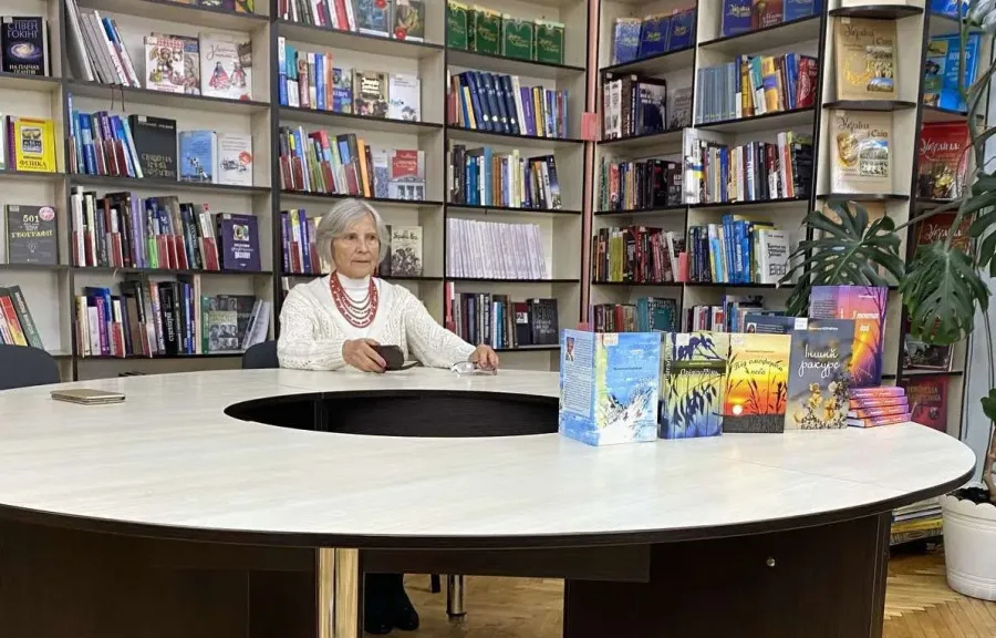 Присутні мали змогу придбати книжку Валентини Корнійчук за донат для ЗСУ