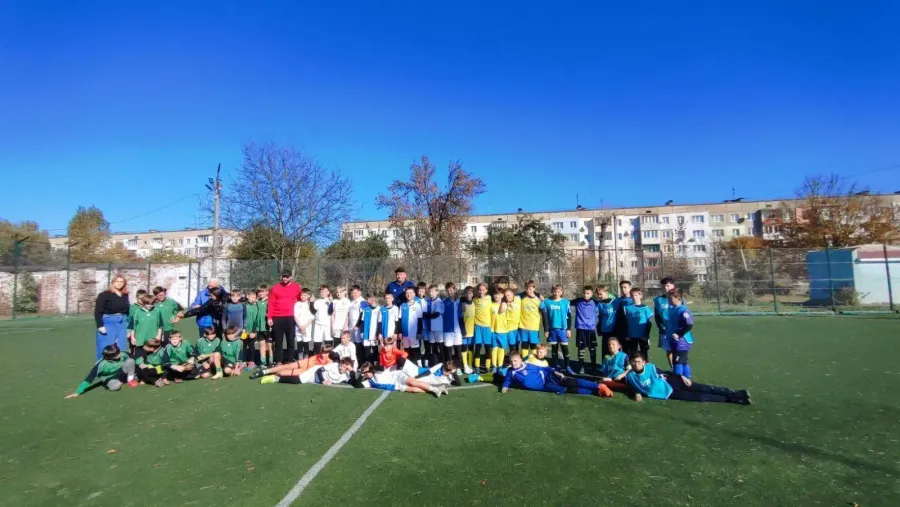 У турнірі взяли участь 5 команд юнаків та 3 команди дівчат