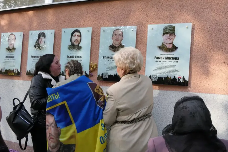 У Калуші вшанували пам’ять полеглих Героїв. Фото: Калуська міська рада