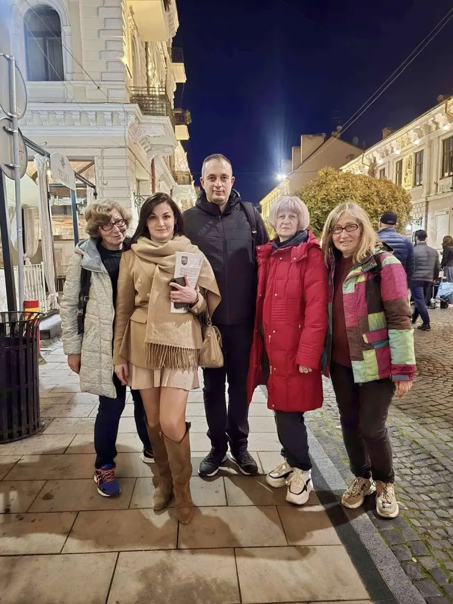 20 митців здійснили творчий вояж до столиці Буковини. Фото: Калуська міська рада