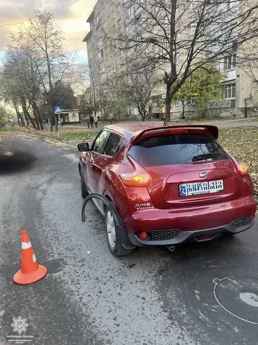Водій вантажівки КамАЗ зіткнувся з автомобілем Nissan