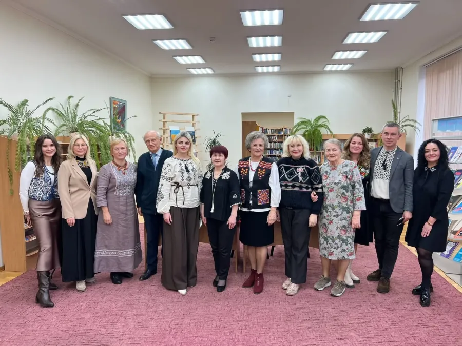 Особливим акцентом події стала книжкова виставка «Рідна мова – наша зброя і наш оберіг»