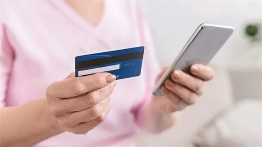 Ілюстроване фото. Повіривши шахраю, прикарпатка виконала всі його вказівки