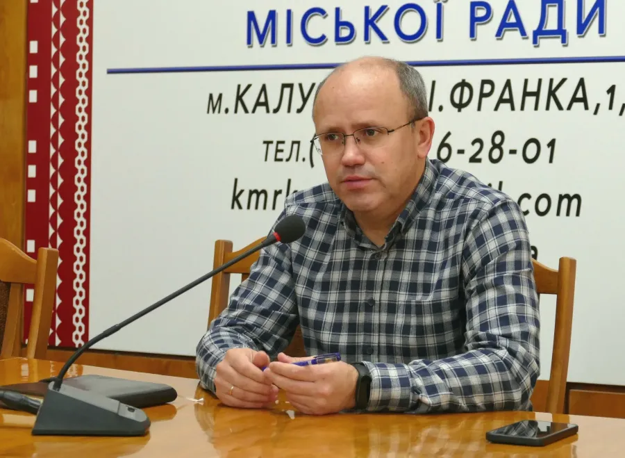 За словами Богдана Білецького, інвестиції у мережі теплогенеруючої компанії вже не мають сенсу. Фото: Калуська міська рада