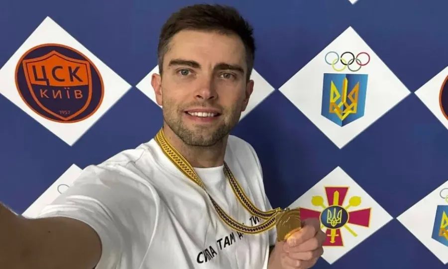  Спортсмен виборов одну золоту та три срібні медалі