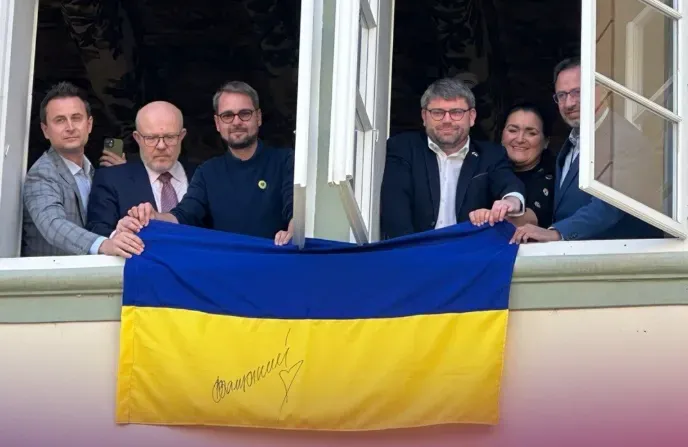 Український прапор вивісили просто навпроти кабінету самого Окамури