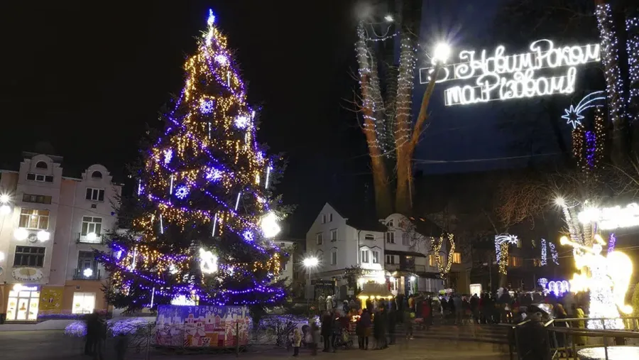 Три роки влада мала категоричну позицію щодо встановлення головної ялинки Калуша у час війни