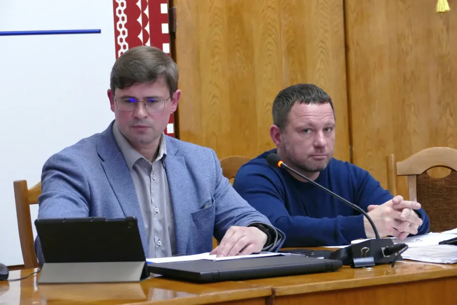 На початку каденції чинної міської ради у владі було 265 штатних одиниць. Фото: Калуська міська рада