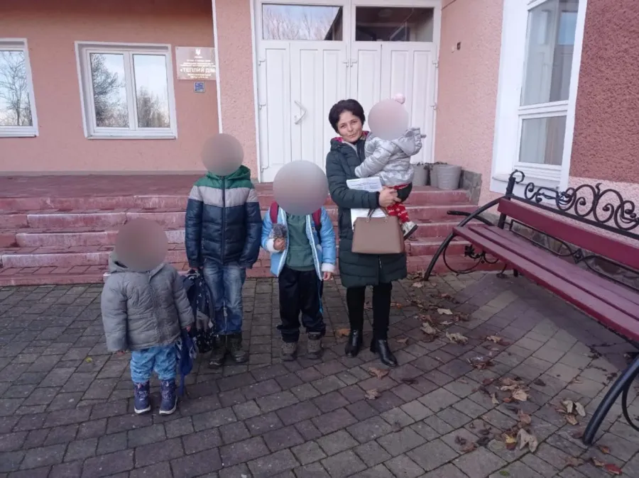 Дітей відвезли до центру соціально-психологічної реабілітації