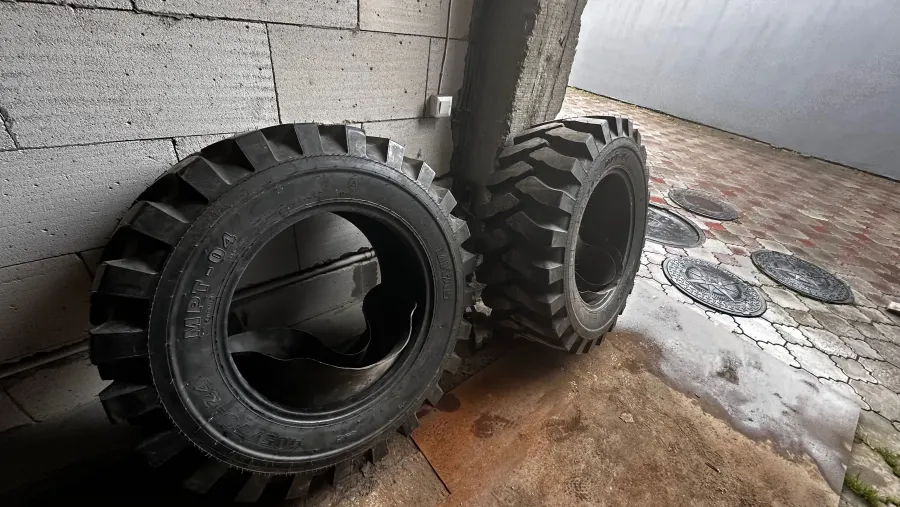 Ілюстроване фото. "Продавець" шин зник зі 100 тисячами гривень