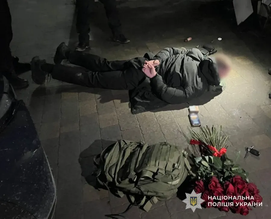 Поліціянти затримали 29-річного переправника на «гарячому»