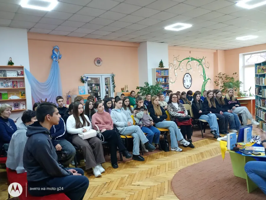 Підлітки обговорили, як війна розділяє родини, змінює щоденність та випробовує кожного